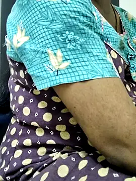 Snapshot of Tamilrojanew chatting on 6, 10, 2025 Tamilrojanew online show from 6, 10, 2025