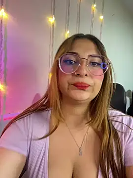 Snapshot of julieta_baron chatting on 11, 2, 2025 julieta baron online show from 11, 2, 2025