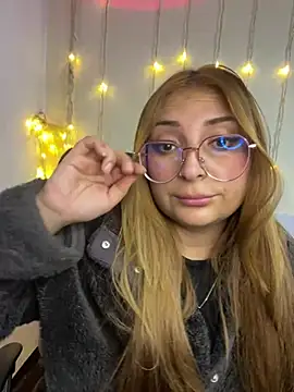 Snapshot of julieta_baron chatting on 13, 3, 2025 julieta baron online show from 13, 3, 2025