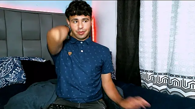 Snapshot of beautiful_james chatting on 12, 1, 2025 beautiful james online show from 12, 1, 2025