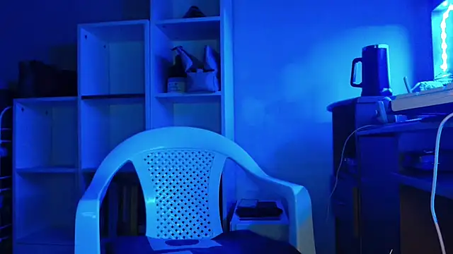 Snapshot of DirtyDi97 chatting on 12, 11, 2025 DirtyDi97 online show from 12, 11, 2025