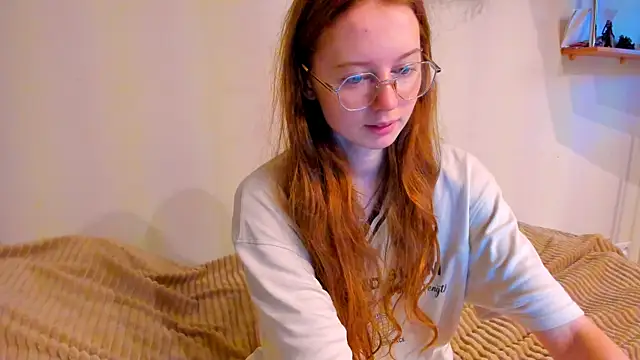 Snapshot of Fire_Luna chatting on 2, 12, 2025 Fire Luna online show from 2, 12, 2025