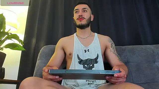 Snapshot of Zionmattis chatting on 4, 12, 2024 Zionmattis online show from 4, 12, 2024