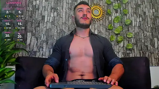 Snapshot of Zionmattis chatting on 13, 3, 2025 Zionmattis online show from 13, 3, 2025