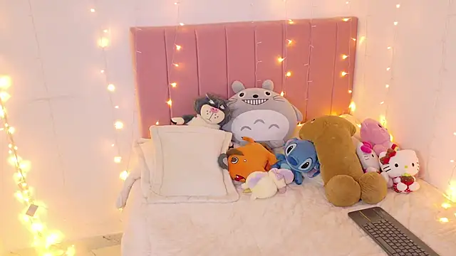 Snapshot of p3ach1 chatting on 5, 12, 2025 p3ach1 online show from 5, 12, 2025