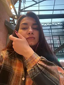 Snapshot of Swee_Alicee chatting on 12, 5, 2026 Swee Alicee online show from 12, 5, 2026
