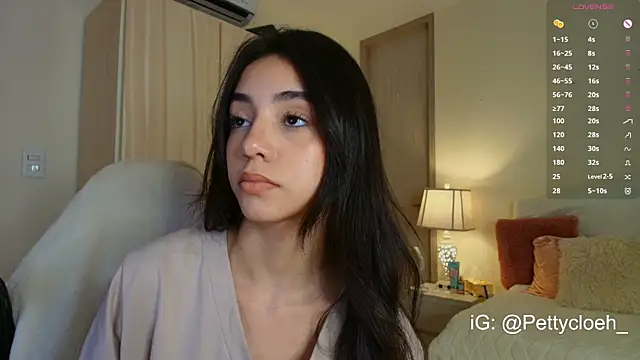 Snapshot of PettyCloeh chatting on 11, 10, 2025 PettyCloeh online show from 11, 10, 2025