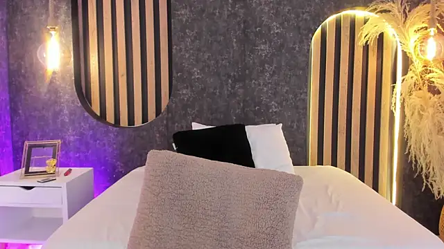 Snapshot of miss10_antonella chatting on 13, 2, 2025 miss10 antonella online show from 13, 2, 2025