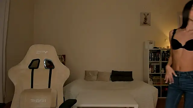 Snapshot of your_emily_ chatting on 9, 2, 2026 your emily online show from 9, 2, 2026