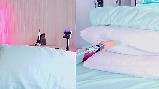 Kinky Mindy  online show from 24, 9, 2025