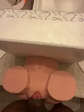 Snapshot of MaterialGolan chatting on 8, 4, 2026 MaterialGolan online show from 8, 4, 2026