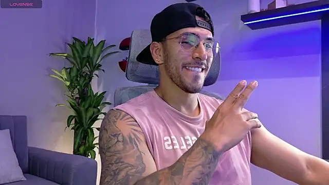Snapshot of tony_muscle chatting on 25, 6, 2026 tony muscle online show from 25, 6, 2026