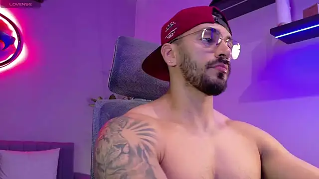 Snapshot of tony_muscle chatting on 18, 7, 2026 tony muscle online show from 18, 7, 2026