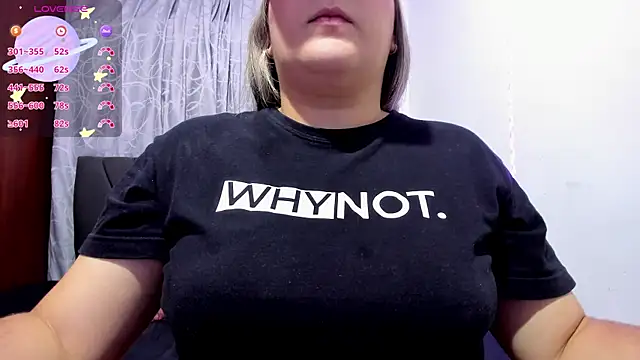 Snapshot of shantal_smith9 chatting on 11, 3, 2025 shantal smith9 online show from 11, 3, 2025