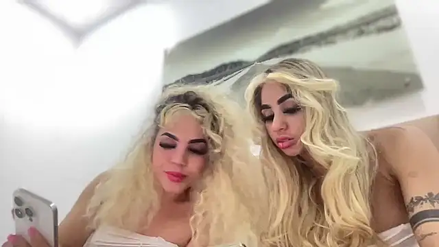 Snapshot of Susandolls chatting on 20, 10, 2025 Susandolls online show from 20, 10, 2025