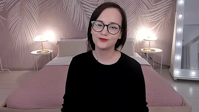 StellaGloww online show from 21, 3, 2025