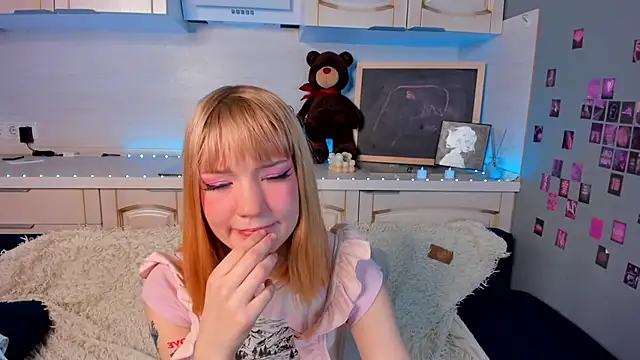 Snapshot of Linablueeyed chatting on 5, 2, 2025 Linablueeyed online show from 5, 2, 2025