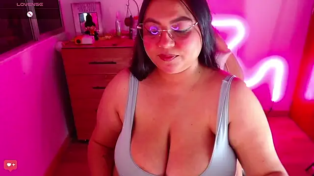 Rebeca charme21 online show from 9, 3, 2025