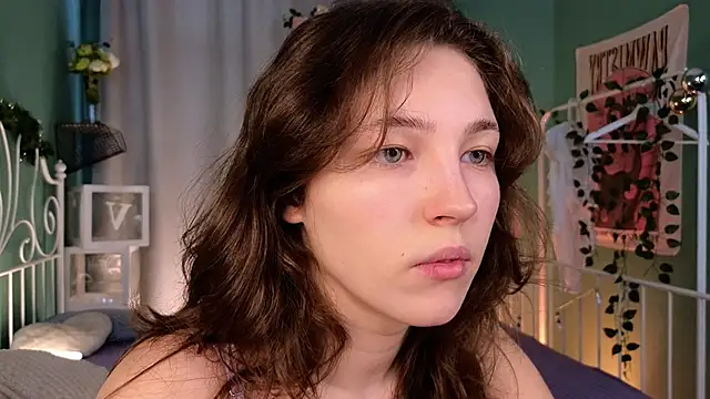 Snapshot of cherry_lea chatting on 5, 1, 2025 cherry lea online show from 5, 1, 2025