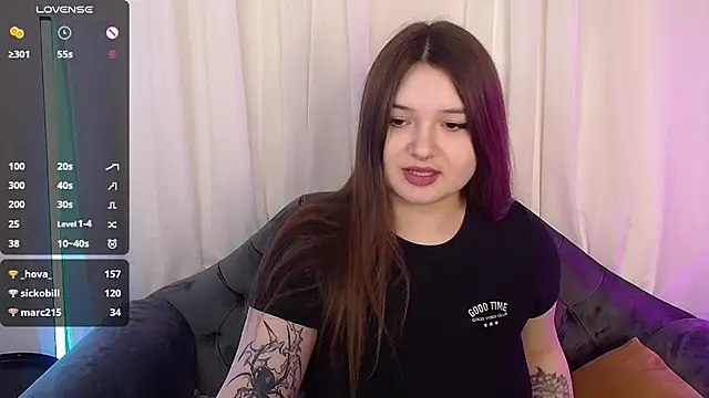 Snapshot of Alice_Walters chatting on 21, 12, 2024 Alice Walters online show from 21, 12, 2024