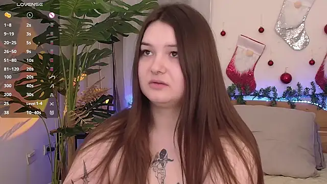 Snapshot of Alice_Walters chatting on 8, 1, 2025 Alice Walters online show from 8, 1, 2025