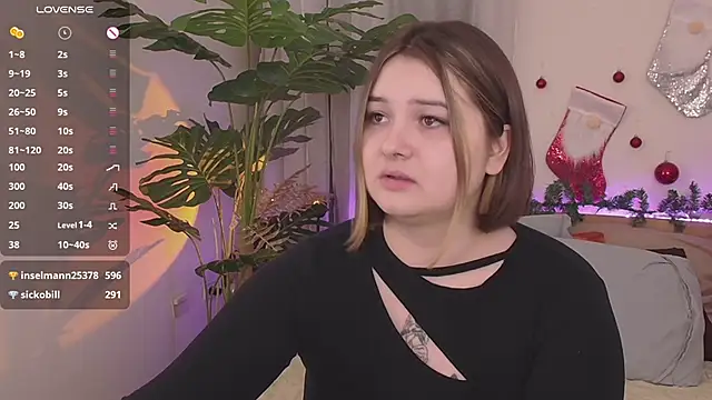 Snapshot of Alice_Walters chatting on 11, 1, 2025 Alice Walters online show from 11, 1, 2025