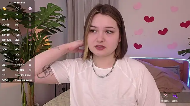 Snapshot of Alice_Walters chatting on 7, 2, 2025 Alice Walters online show from 7, 2, 2025