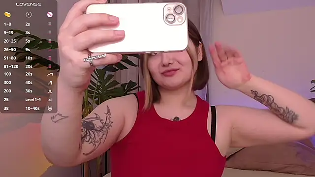 Snapshot of Alice_Walters chatting on 6, 3, 2025 Alice Walters online show from 6, 3, 2025