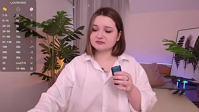 Snapshot of Alice_Walters chatting on 11, 3, 2025 Alice Walters online show from 11, 3, 2025