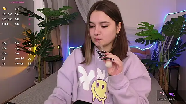 Snapshot of Alice_Walters chatting on 29, 9, 2025 Alice Walters online show from 29, 9, 2025