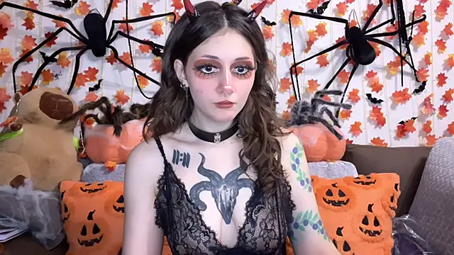 Snapshot of _Devill_Baby chatting on 13, 10, 2025 Devill Baby online show from 13, 10, 2025