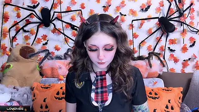 Snapshot of _Devill_Baby chatting on 8, 11, 2025 Devill Baby online show from 8, 11, 2025