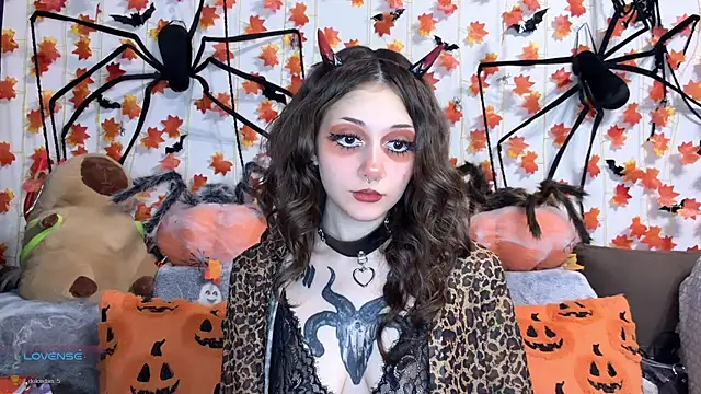 Snapshot of _Devill_Baby chatting on 28, 11, 2025 Devill Baby online show from 28, 11, 2025