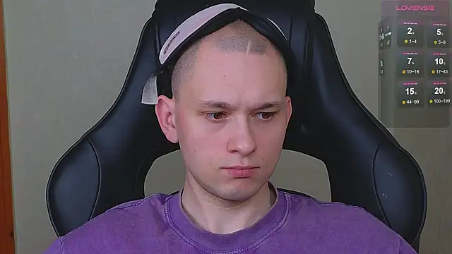 Snapshot of STRONGBEAUTY282 chatting on 12, 12, 2024 STRONGBEAUTY282 online show from 12, 12, 2024