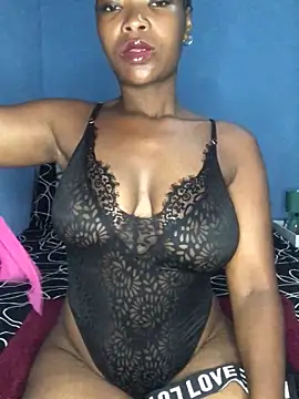 Snapshot of NunuBerry16 chatting on 5, 1, 2025 NunuBerry16 online show from 5, 1, 2025