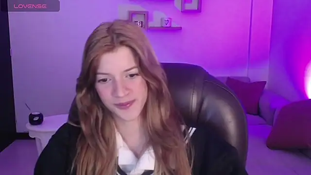 Snapshot of Nora_Vennucci chatting on 28, 1, 2025 Nora Vennucci online show from 28, 1, 2025