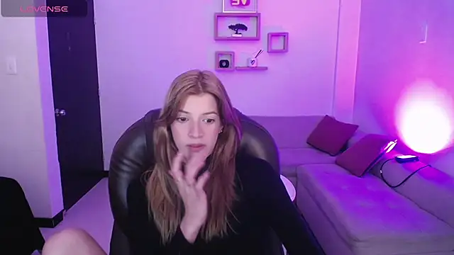 Snapshot of Nora_Vennucci chatting on 29, 1, 2025 Nora Vennucci online show from 29, 1, 2025