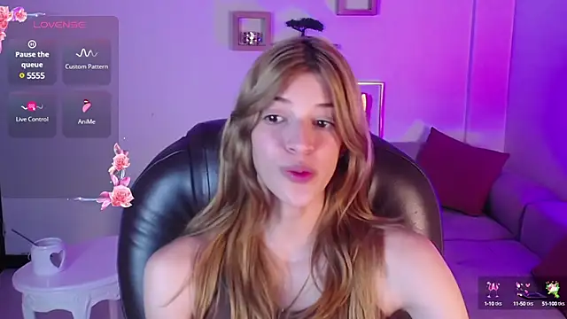 Snapshot of Nora_Vennucci chatting on 19, 2, 2025 Nora Vennucci online show from 19, 2, 2025