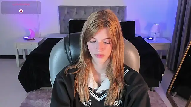 Snapshot of Nora_Vennucci chatting on 1, 3, 2025 Nora Vennucci online show from 1, 3, 2025