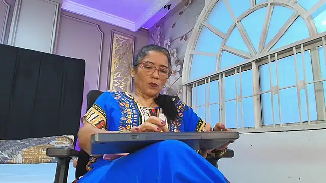 mature bigass   online show from 29, 11, 2025