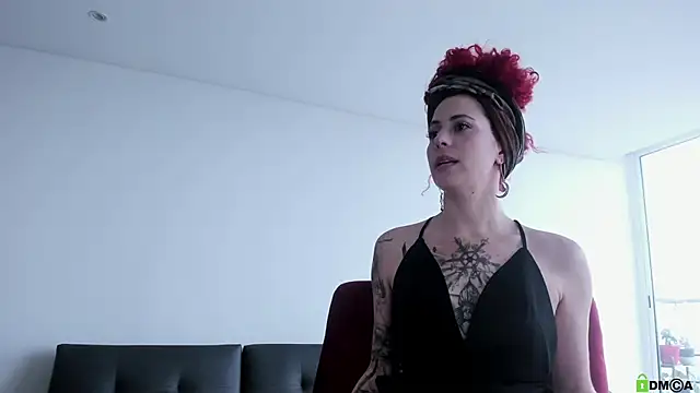 Snapshot of Borbala_Iggy chatting on 8, 2, 2025 Borbala Iggy online show from 8, 2, 2025