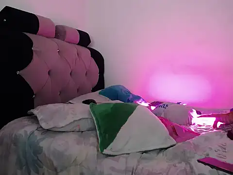 Snapshot of Pussycat_9999 chatting on 14, 2, 2025 Pussycat 9999 online show from 14, 2, 2025