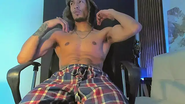 Snapshot of rafael_stone chatting on 5, 3, 2025 rafael stone online show from 5, 3, 2025