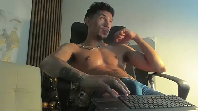 Snapshot of rafael_stone chatting on 12, 3, 2025 rafael stone online show from 12, 3, 2025