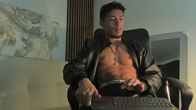 Snapshot of rafael_stone chatting on 16, 3, 2025 rafael stone online show from 16, 3, 2025