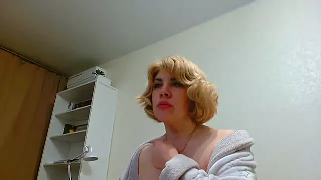 Snapshot of Brionia chatting on 18, 2, 2025 Brionia online show from 18, 2, 2025