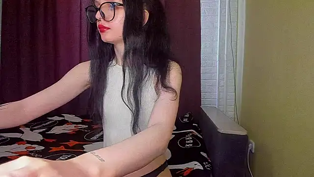 Snapshot of Hi_Kitti chatting on 19, 3, 2025 Hi Kitti online show from 19, 3, 2025