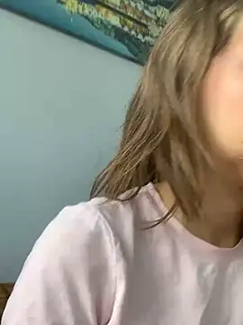 Snapshot of LinaSiren chatting on 9, 12, 2024 LinaSiren online show from 9, 12, 2024