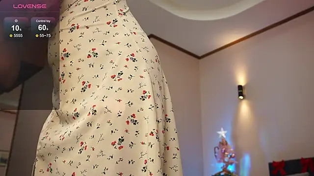 Snapshot of LinaSiren chatting on 20, 12, 2024 LinaSiren online show from 20, 12, 2024