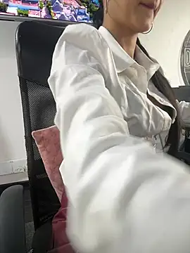 Amy Kiitty  online show from 11, 5, 2026
